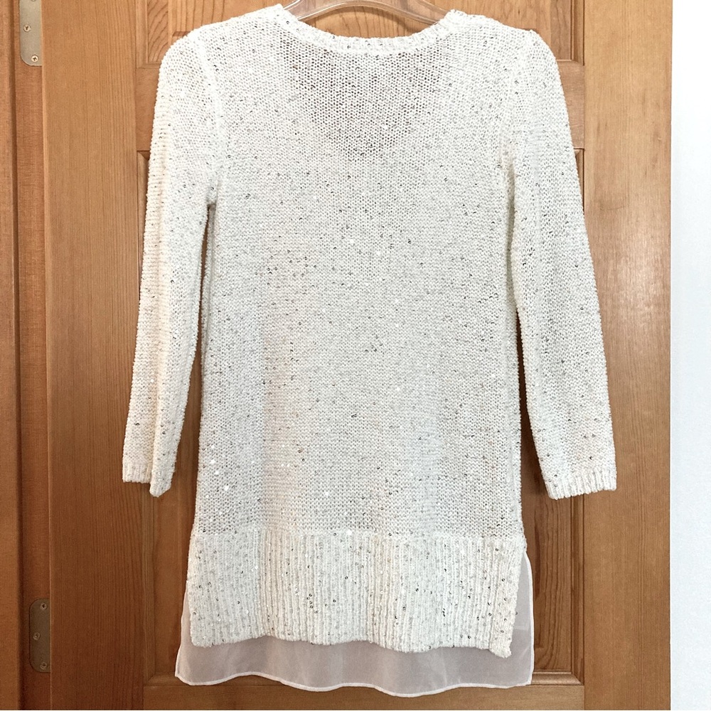 LOFT Outlet V-Neck Sweater
Size: XS, Off White/Silver Sequins, 3/4 sleeves - Picture 2 of 3